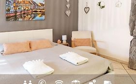 Le Cocon Appart Avec Parking Prive & Terrasse